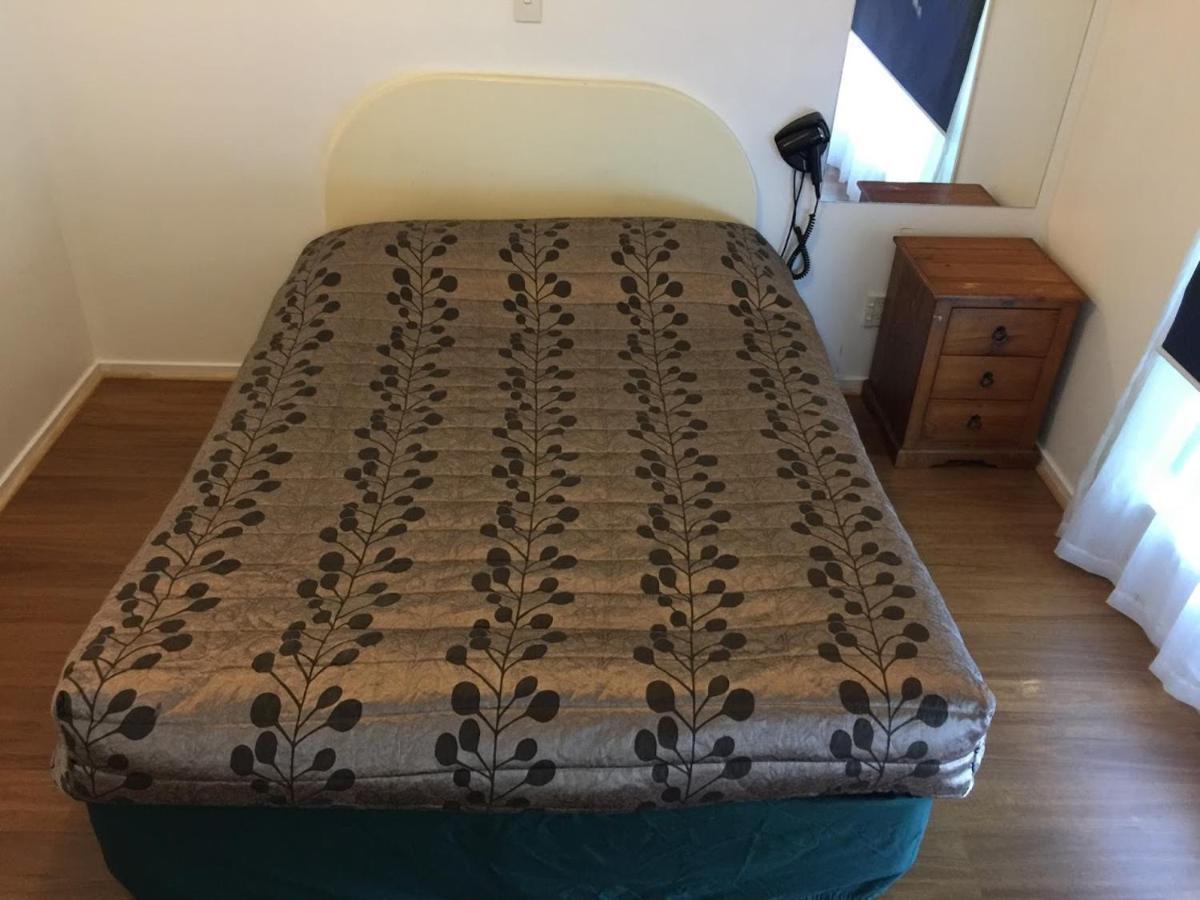 כרייסטצ'רץ' Cherry Tree Lodge Motel מראה חיצוני תמונה